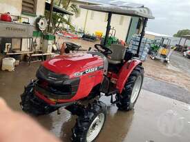 Case IH Farmall 35B - picture1' - Click to enlarge