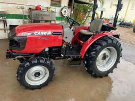 Case IH Farmall 35B - picture2' - Click to enlarge