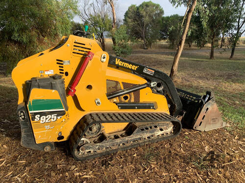 Vermeer S925TX Skid Steer Loader