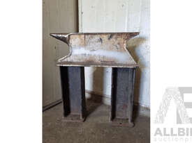 Steel Fabricated Anvil - picture0' - Click to enlarge