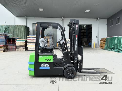 caption EP CPD20TVL – 2.0T 3-Wheel Electric Power Forklift | Dual Drive Motors | 80V Li-ion Battery