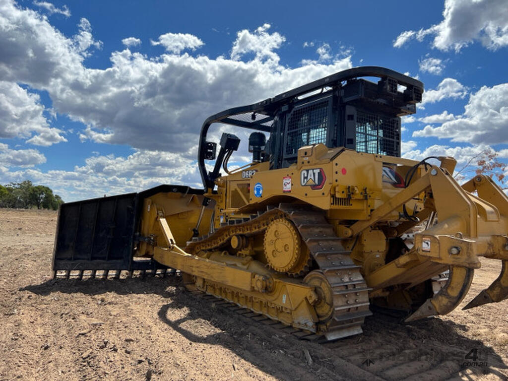 Hire 2022 Caterpillar D6R XL II Dozer in TORRINGTON, QLD