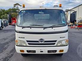 Hino 300c - picture0' - Click to enlarge