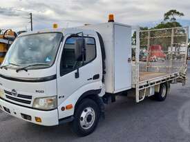 Hino 300c - picture1' - Click to enlarge