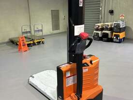 Walk Behind Forklift - picture1' - Click to enlarge