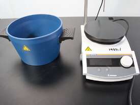 Magnetic Stirrer with Heating Plate - picture0' - Click to enlarge