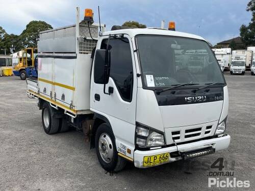 2007 Isuzu NKR Service Body