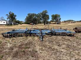 GRIZZLY OFFSET DISC PLOUGH - picture0' - Click to enlarge