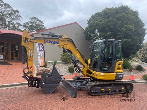 XCMG 5T Excavator Cabin Civil Spec XE55U with Buckets and Ripper Package