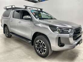 2021 Toyota Hilux SR5 (4x4) - picture2' - Click to enlarge