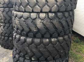 4 X Unused 20.5 X 25 Earthmoving Tyres - picture0' - Click to enlarge