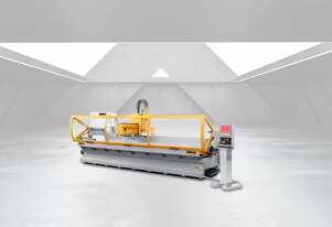 Essetre -Power Top - processes the two sides of the panel for tops and shelves..