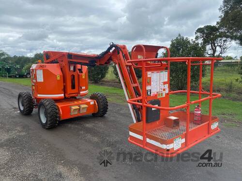 Genie Z34/22 Boom Lift Access & Height Safety