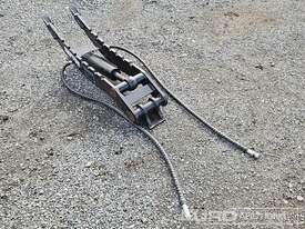 Hydraulic Thumb to suit Cat 5-7 Ton Mini Excavator - picture0' - Click to enlarge