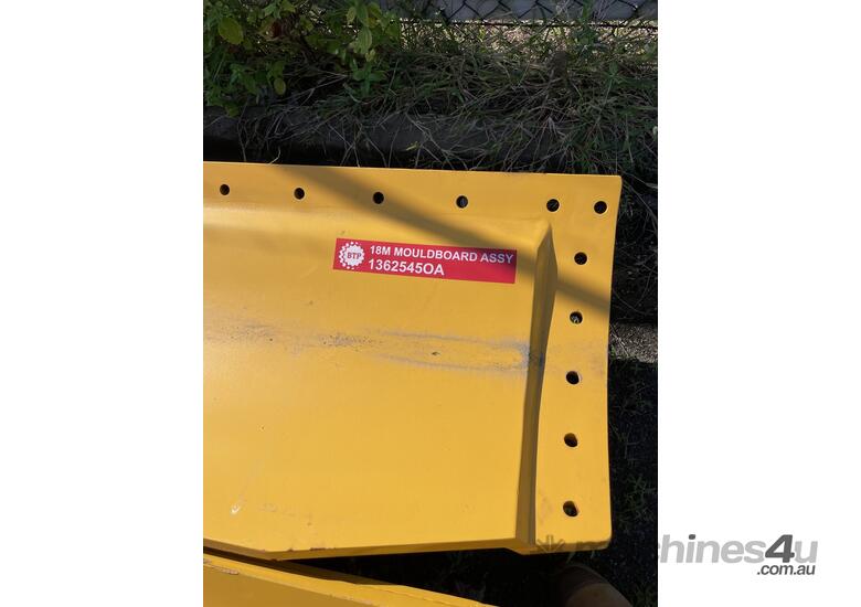 caption 136-2545 - CAT 18M, 18M3 GRADER AFTERMARKET MOLDBOARD P/N:1362545