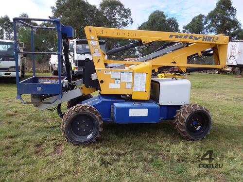 Cherry picker self propelled