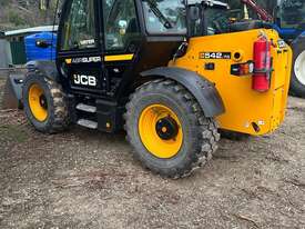 2021 JCB 542-70  - picture0' - Click to enlarge