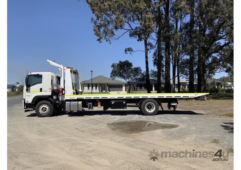 Isuzu FVD 165-260 Tilt tray Truck