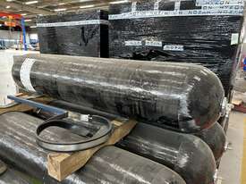 12x Hydrogen Tank Cylinders - picture0' - Click to enlarge