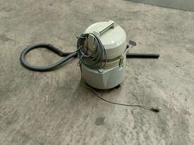 1 X Wertheim SEM 1200 Commercial Vacuum - picture2' - Click to enlarge