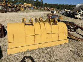 Bucket to suit Hough 80 - picture0' - Click to enlarge