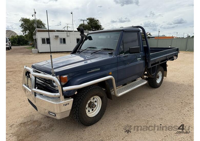 caption 1996 TOYOTA LANDCRUISER UTE