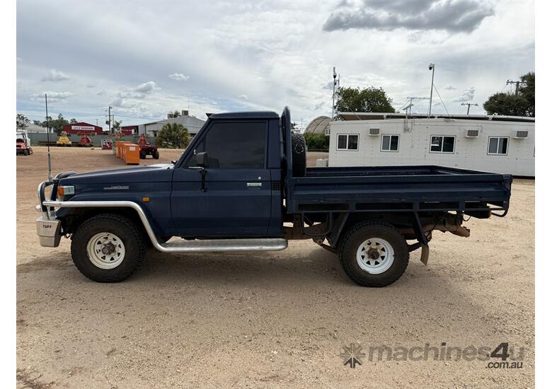 caption 1996 TOYOTA LANDCRUISER UTE