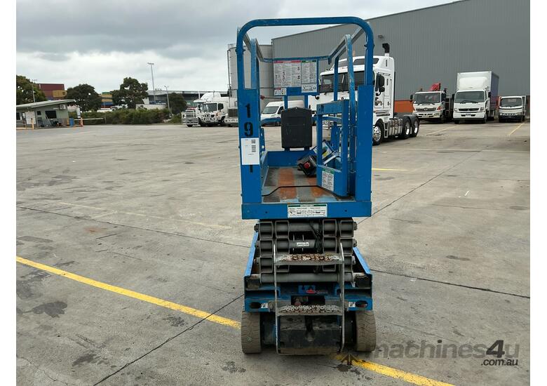 caption 2007 Genie GS1932 Scissor Lift (Electric)