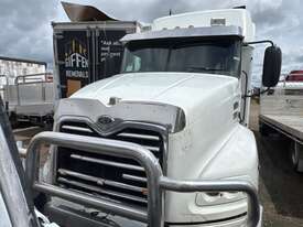 2006 Mack Vision 6x4 Sleeper Cab Prime Mover - picture0' - Click to enlarge