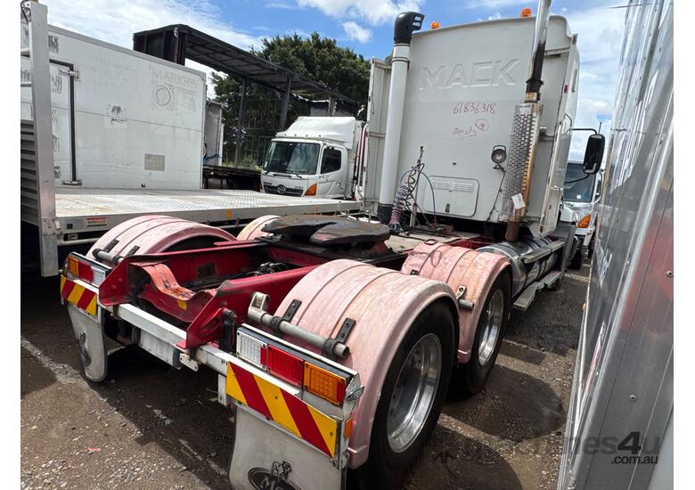 caption 2006 Mack Vision 6x4 Sleeper Cab Prime Mover