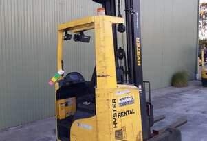 Hyster 2.0T battery electric sit-down reach truck