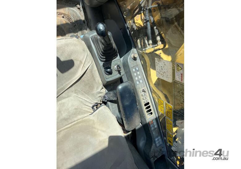 caption 2006 Caterpillar 320D Excavator (Steel Tracked)