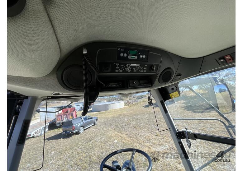 caption 2015 Claas Lexion 760 Harvester