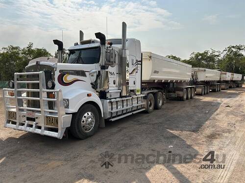 Kenworth T909