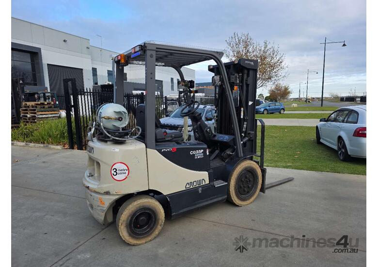 caption Crown Forklift 2.5T Container Mast Low Hours (Unit#:AU398)