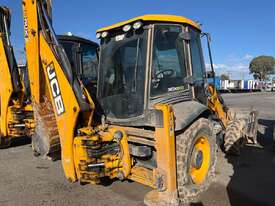 JCB 3CX Backhoe/ Loader - picture1' - Click to enlarge