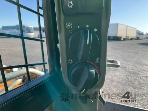 2022 Case TR340B Skid Steer (Tracked)