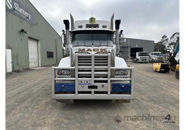 caption 2012 Mack CLXT 6x4 Prime Mover
