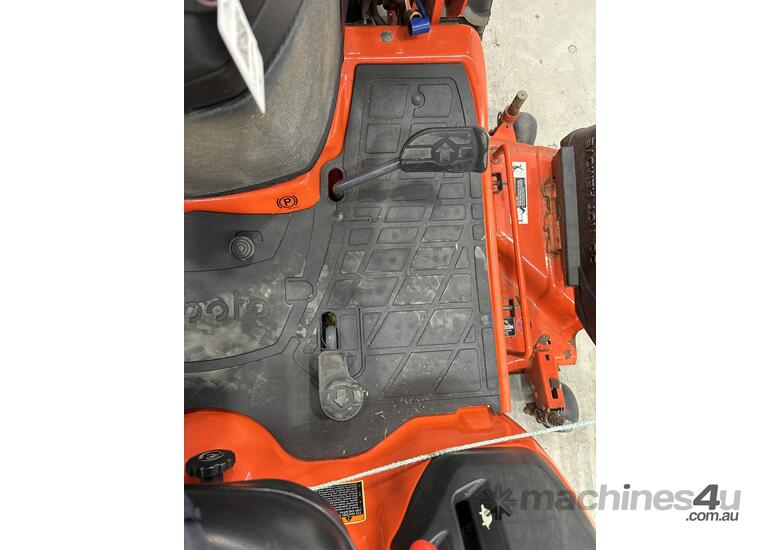 Circa 2018 Kubota BX2380 Tractor W/Front End Loader & Lawn Mower Deck (Council Asset)