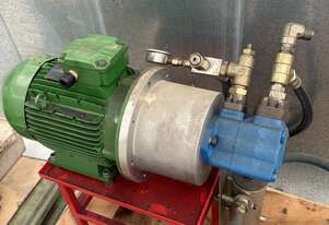 Siemens Micromaster 420 VFD + WEG 7.5kW Motor + Vickers Pump HPU + Stand