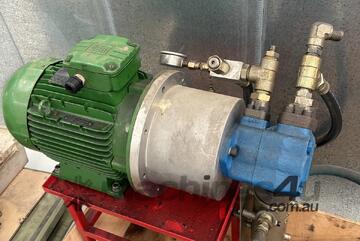 Siemens Micromaster 420 VFD + WEG 7.5kW Motor + Vickers Pump HPU + Stand
