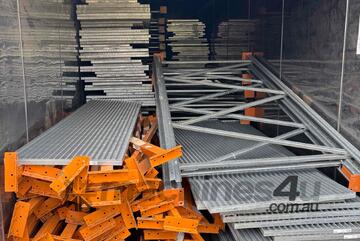 containers of pallet racking