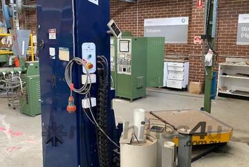 Lantech Semi Automatic Pallet Wrapper