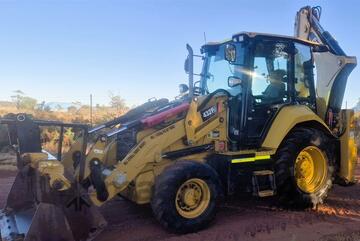 2016 CAT 432F2 BACKHOE