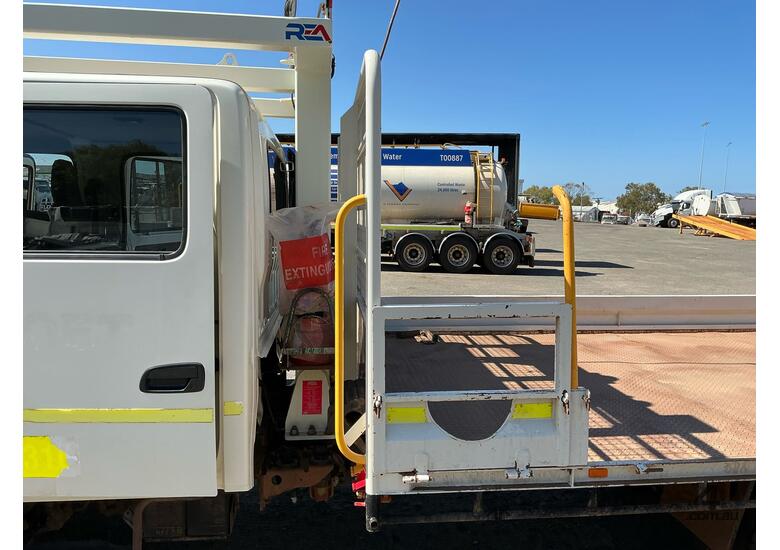 2020 Hino 300 616  Crew Cab Table Top