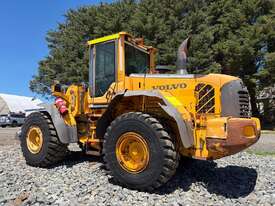 2011 Volvo L120f - picture1' - Click to enlarge