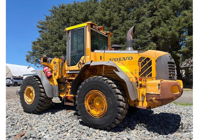2011 Volvo L120f