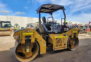 2018 CAT CB7 8.2T TANDEM DRUM ROLLER (R404) WITH FULL CIVIL SPEC AND 800 HOURS