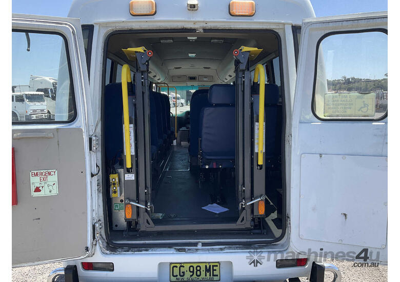 2015 Mitsubishi Rosa BE600 Deluxe Bus