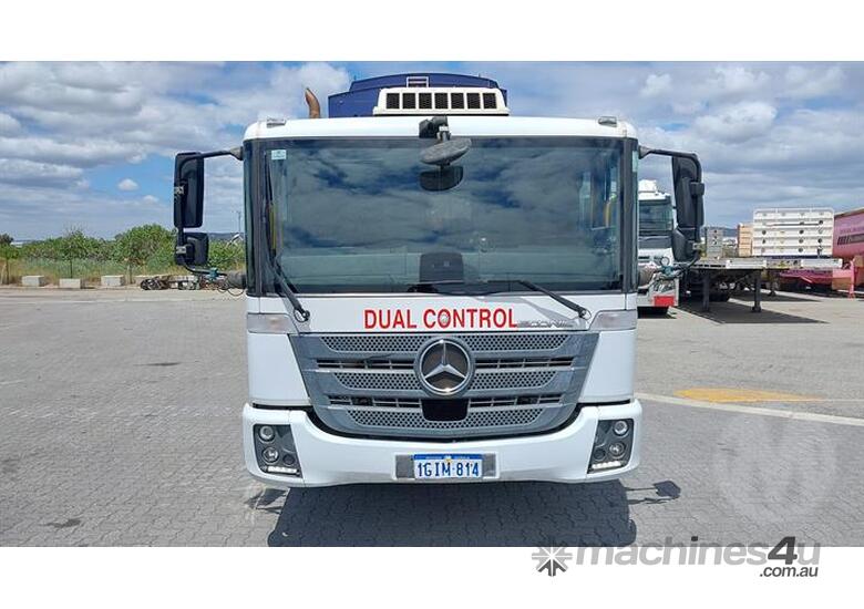 Mercedes-Benz Econic 2630